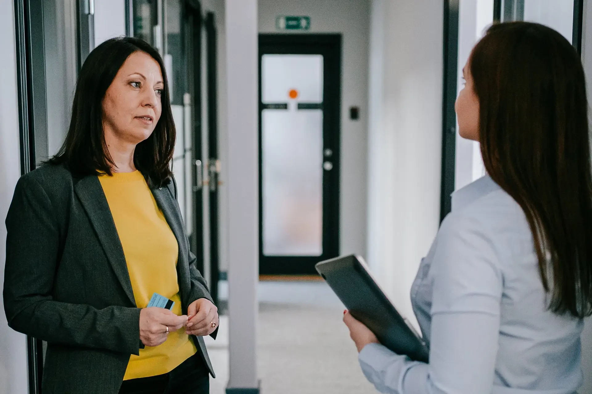 Riina Pärn advising a client